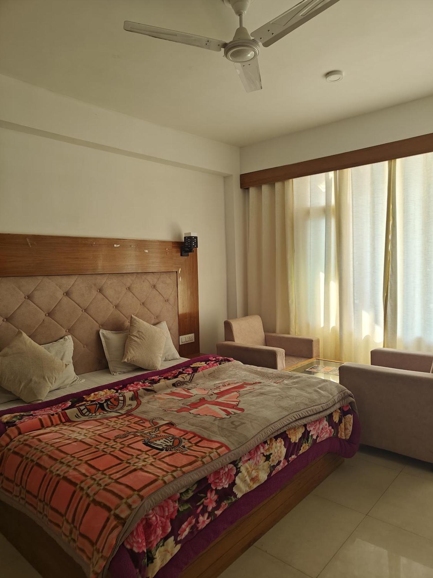 Santosh Cafe & Rooms Amritsar Eksteriør bilde